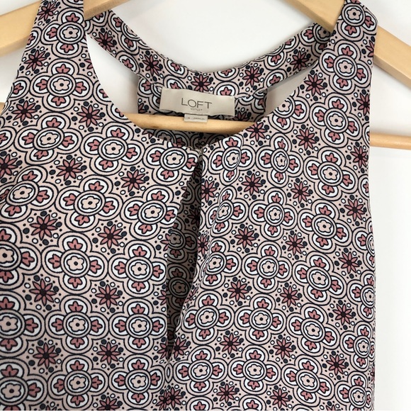 LOFT Sleeveless Blouse Pink White Floral - Picture 4 of 9